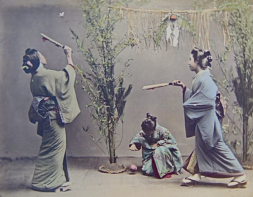 El  hanetsuki (羽根突き), un juego tradicional japonés típico de Año Nuevo
