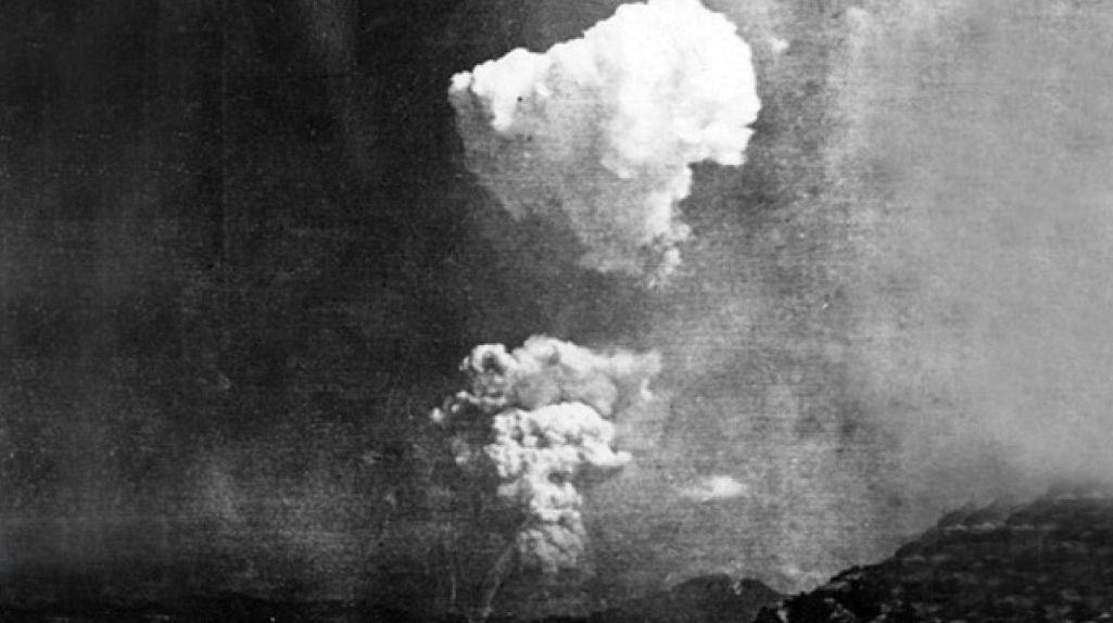 Una desconocida foto del hongo atómico sobre Hiroshima