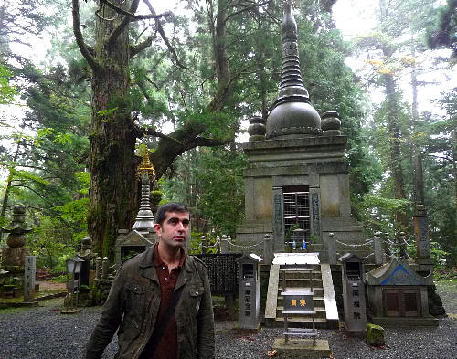 En uno de los cementerios más famosos de Japón