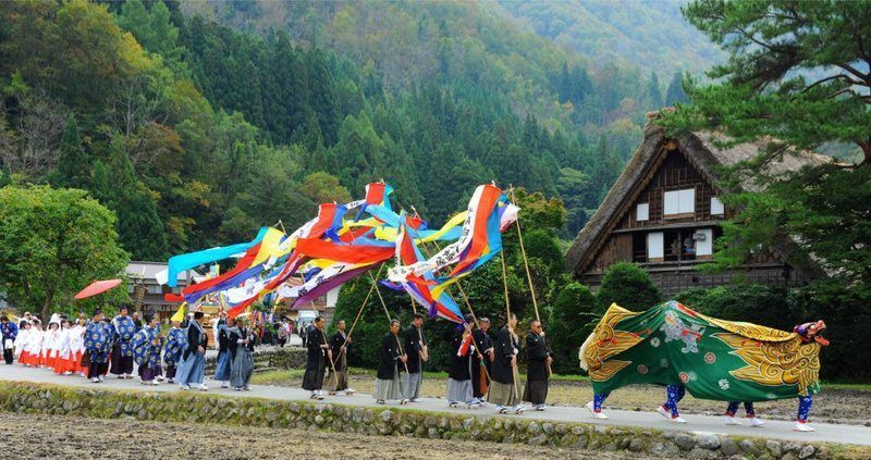 Festival Doburoku Matsuri de Ogimachi (Shirakawago). Alpes japoneses
