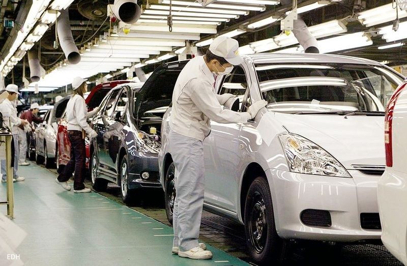 Trabajadores en una fábrica de Toyota