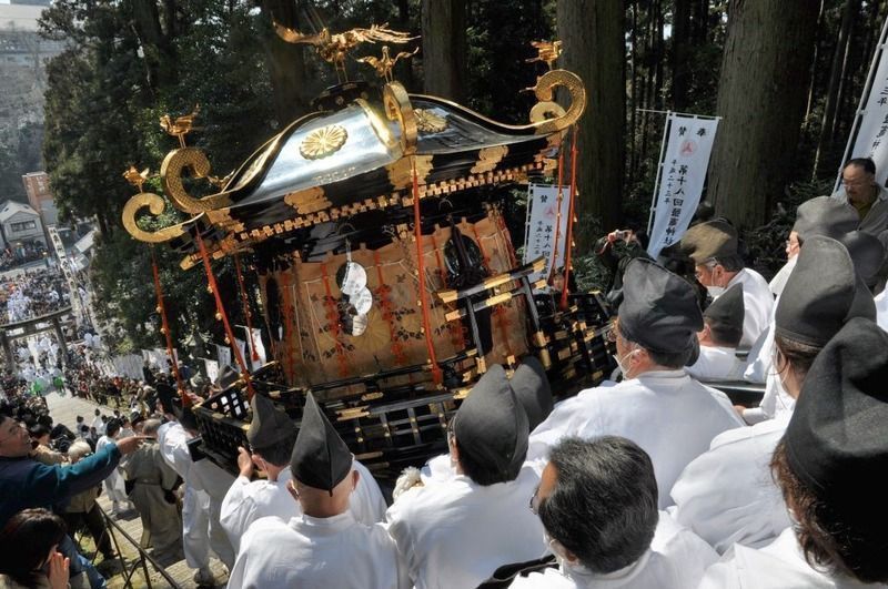 Festivales de Japón: el Hote Matsuri, en la ciudad portuaria de Shiogama (塩竈市 o塩釜市), en la prefectura de Miyagi, con una peligrosa procesión o aremikoshi