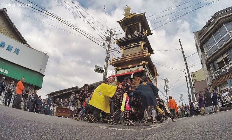 Maniobra "donden" en el desfile de carrozas del precioso festival Inuyama Matsuri (犬山祭)