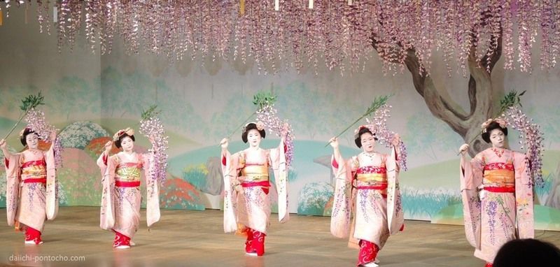 Festivales de Japón: el Kamogawa Odori (鴨川をどり), un espectáculo de danza celebrado cada primavera en el distrito de geishas de Pontochō