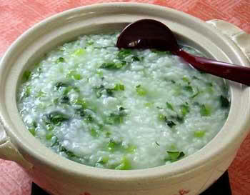 La sopa japonesa de las siete hierbas (七草粥, nanakusagayu)