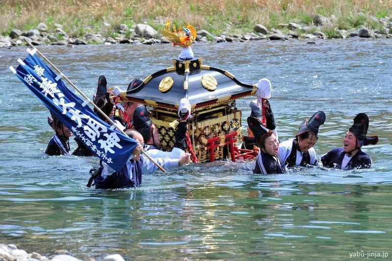 Festivales de Japón: el Ohashiri Matsuri, un extraño festival japonés celebrado a mediados de abril en la ciudad de Yabu, en la prefectura de Hyōgo