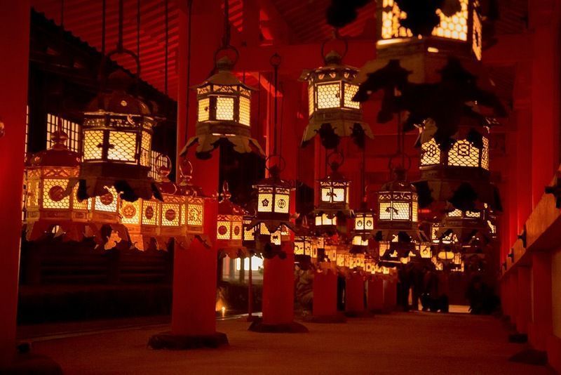Festivales de Japón: el Setsubun Mantoro. Iluminación de los más de 3.000 faroles del santuario Kasuga Taisha de Nara