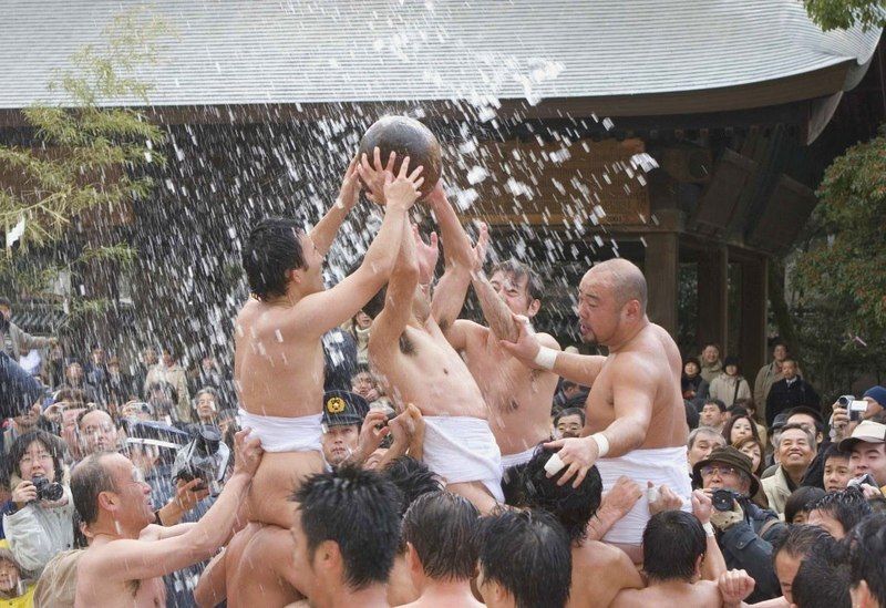 Festivales de Japón: el Tamaseseri o Festival de Atrapar la Pelota, en Fukuoka (Kyūshū, Japón)