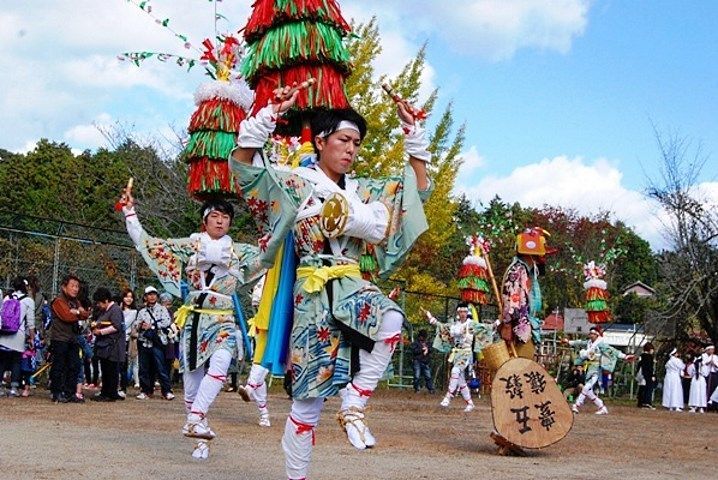 Festivales de Japón: el Tayama Hana Odori (田山花踊り) o Baile de las Flores de Tayama, en la prefectura de Kioto