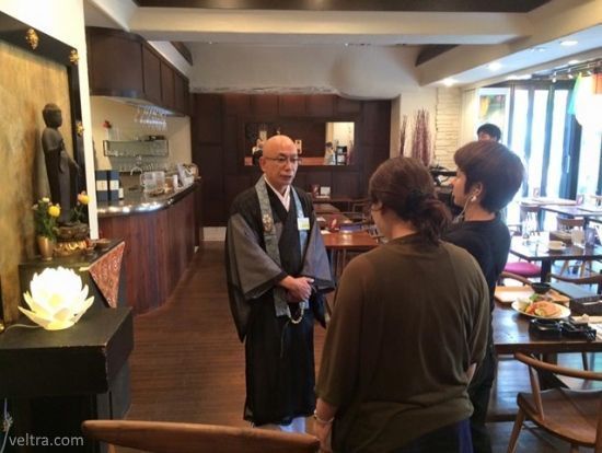 Tera Café, una cafetería para practicar el budismo en pleno Tokio (Japón)