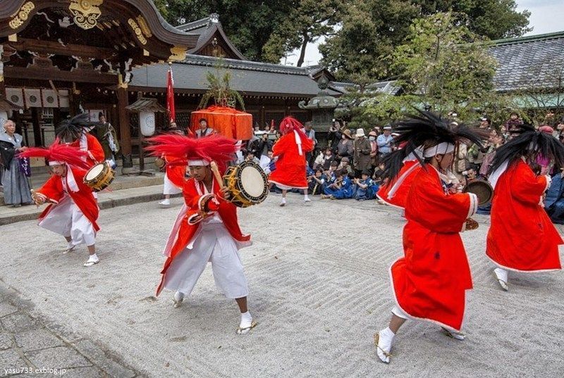 Festivales de Japón: el Yasurai Matsuri (やすらい祭), celebrado cada año a mediados de abril en el santuario Imamiya, situado en el distrito Kitaku, al norte de la ciudad de Kioto
