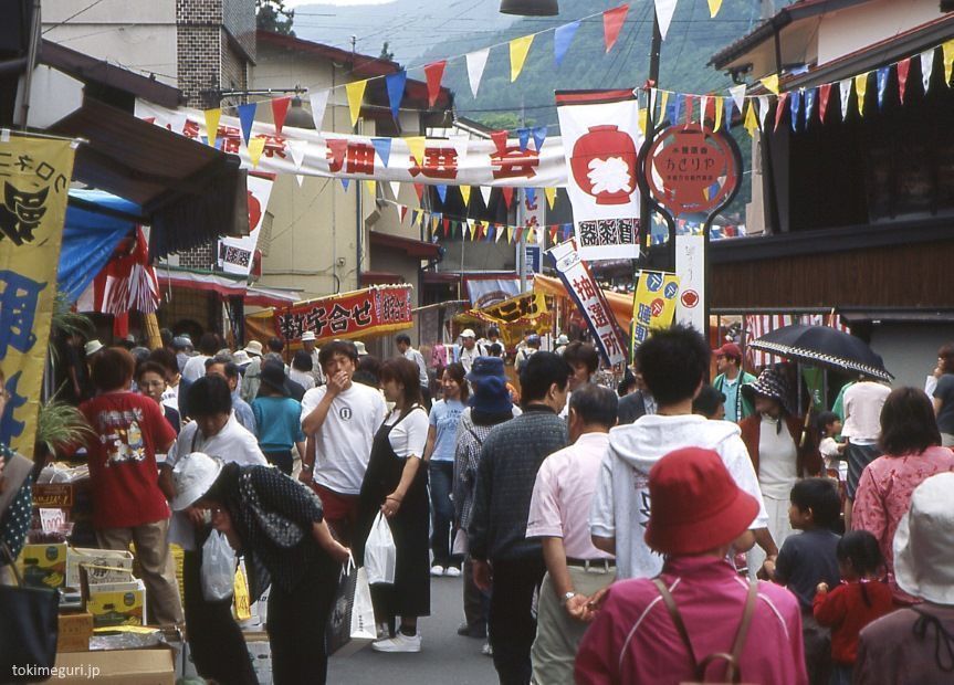 Festivales de Japón: el Kiso Shikkisai o Festival de los Lacados del Kiso, que se celebra cada año en junio en la prefectura de Nagano