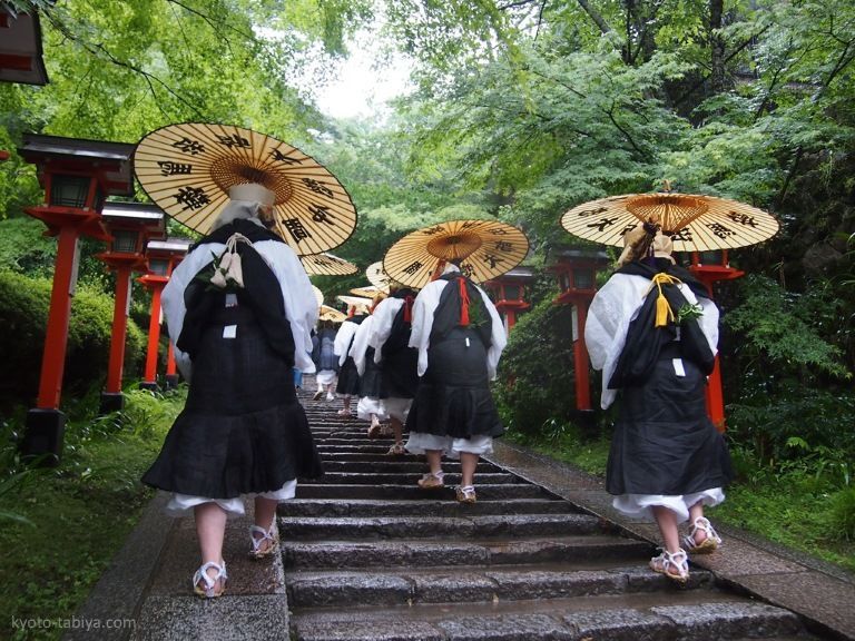 Festivales de Japón: el Takekiri Eshiki o ritual de corte del bambú en el templo Kuramadera (cerca de Kioto)
