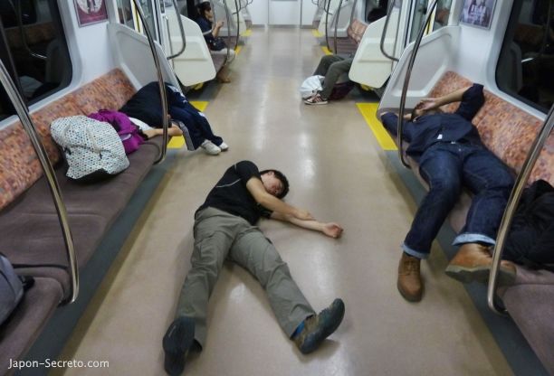 Subir al Monte Fuji (Japón): viajando en autobús a la quinta estación Yoshidaguchi y muertos de sueño