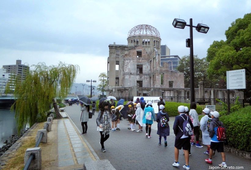 Memorial de la Paz de Hiroshima también llamado Cúpula de la Bomba Atómica o Genbaku Dōmu (原爆ドーム)