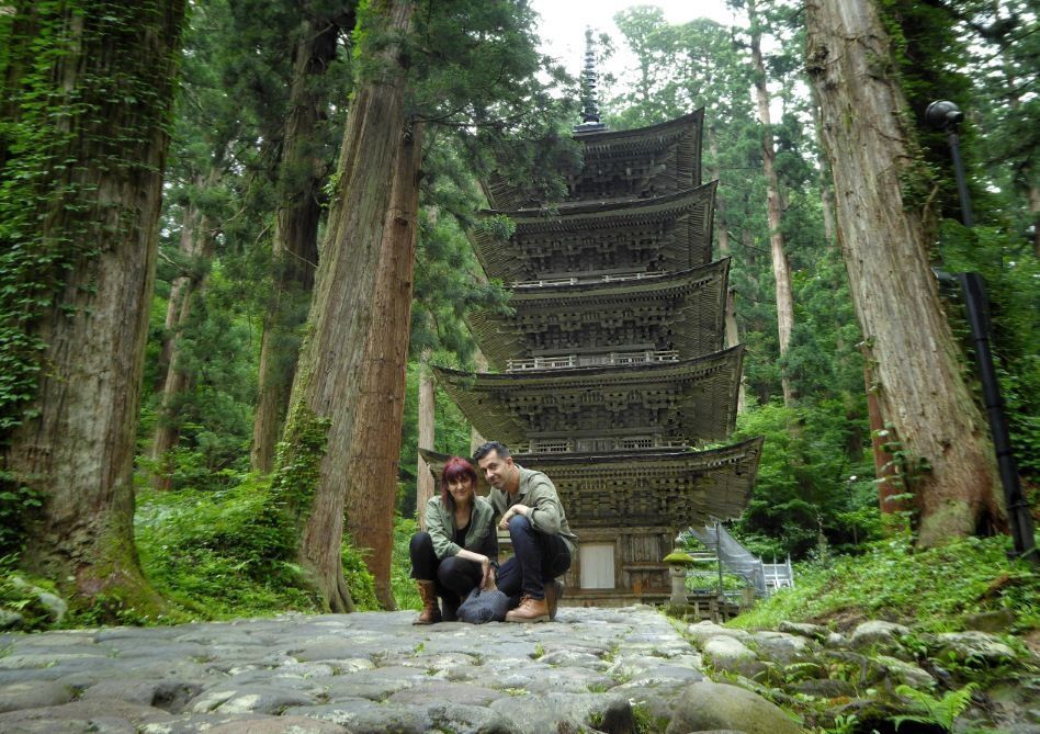 Japón. Ruta de peregrinación Dewa Sanzan. Monte Haguro (Hagurosan). Pagoda de cinco pisos Goju No To (Gojunoto). Senderismo. Ruta a pie