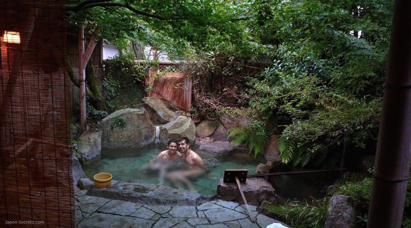 Onsen en Japón. Baño rotenburo kashikiri (貸し切り) o reservado.