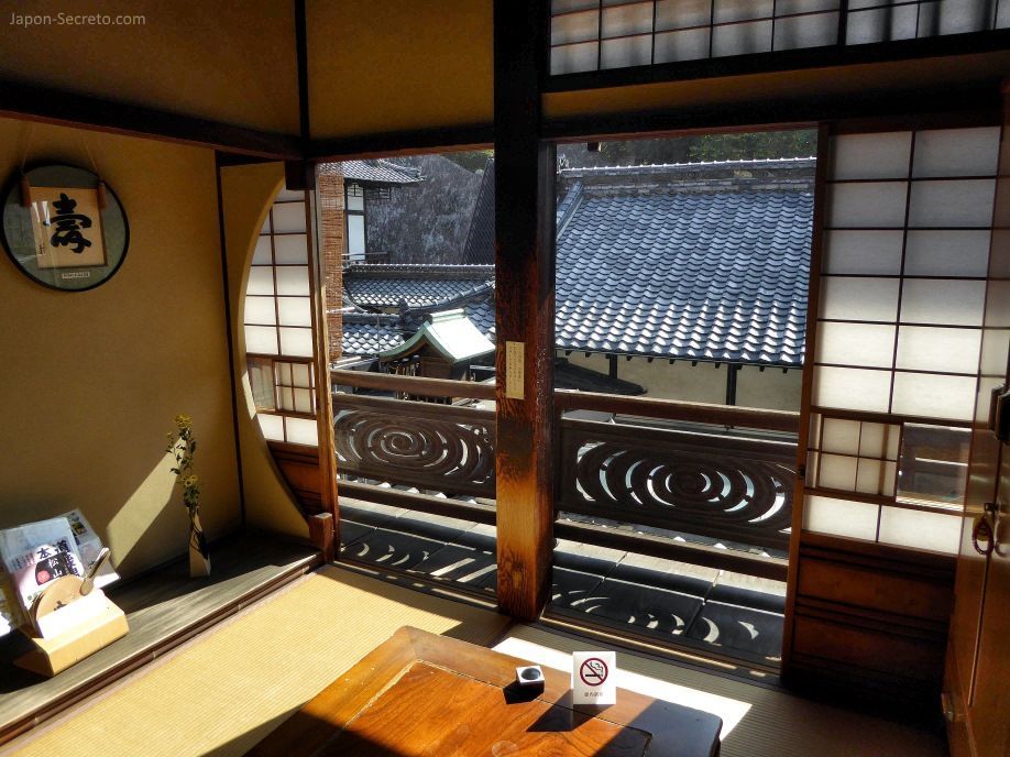 Viajar a Shikoku. Dogo Onsen (Matsuyama, Ehime). Habitación privada en la casa de baños Dogo Onsen Honkan.