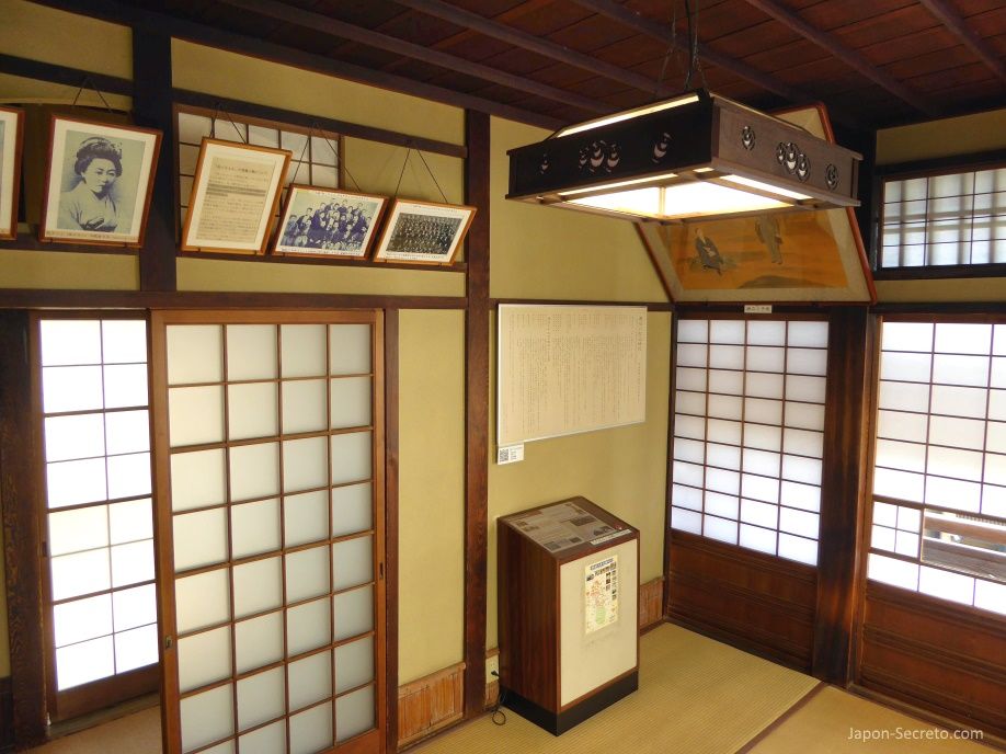 Viajar a Shikoku. Dogo Onsen (Matsuyama, Ehime). Casa de baños Dogo Onsen Honkan. Habitación Botchan.