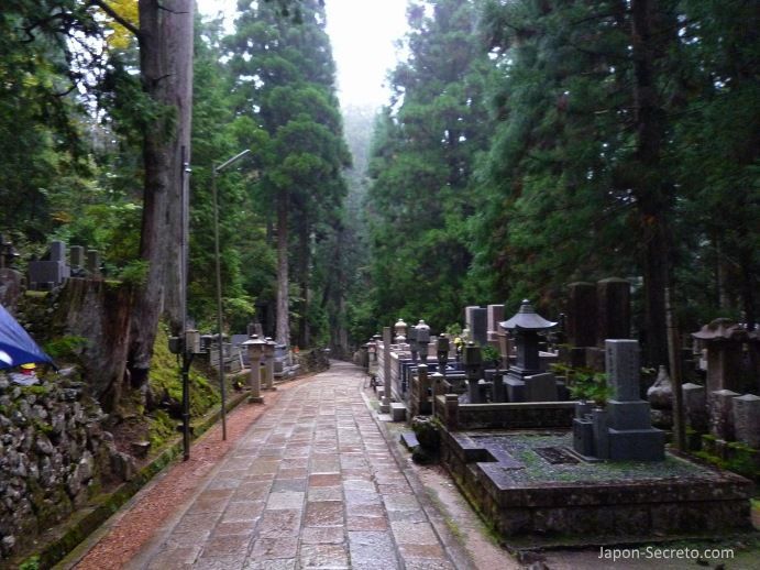 Viajar al Monte Koya o Koyasan (Wakayama): cementerio Okunoin