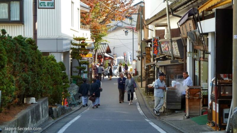 Calles de Kusatsu Onsen, el pueblo balneario más famoso e importante de Japón, en la prefectura de Gunma. Una perfecta excursión desde Tokio