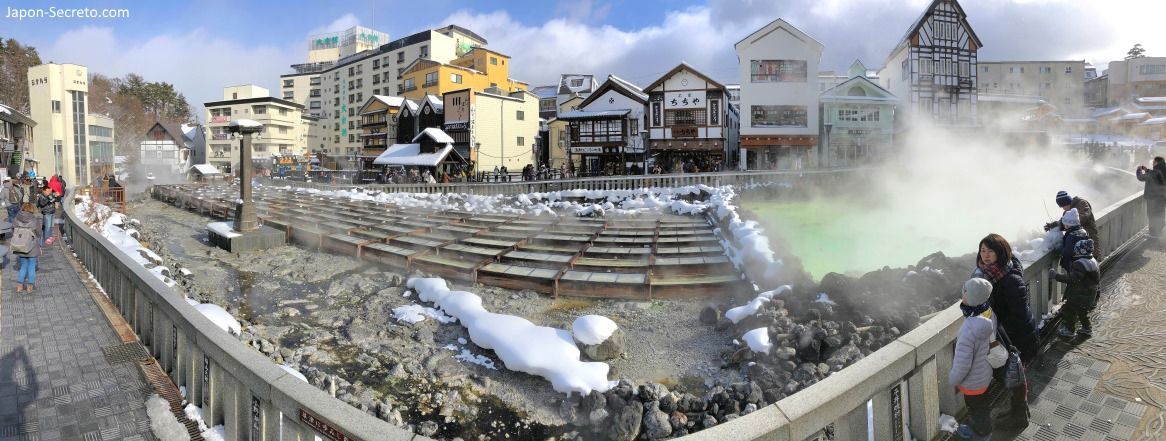 El Yubatake de Kusatsu. Viajar a Kusatsu Onsen en invierno, el pueblo balneario más famoso de Japón. Una perfecta excursión desde Tokio.