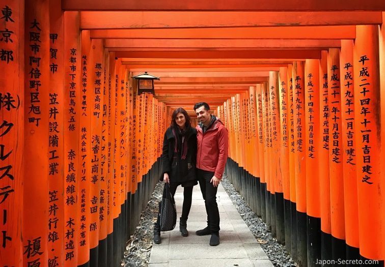 Diferencias entre un templo y un santuario en Japón: los toriis, como en el santuario Fushimi Inari Taisha de Kioto