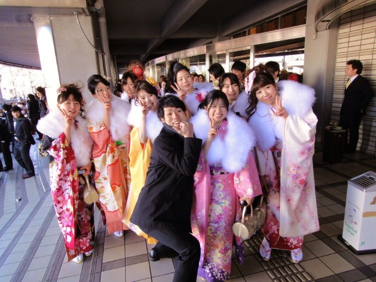 Celebrando el Día de la Mayoría de Edad (成人の日, "Seijin No Hi") en Tokio en 2011