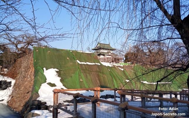 Obras en el castillo de Hirosaki (Aomori, Tohoku, Japón)