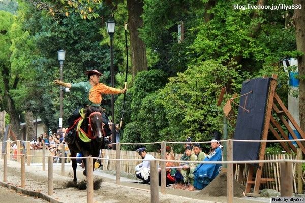 yabusame tiro con arco a caballo kamakura matsuri festival japón