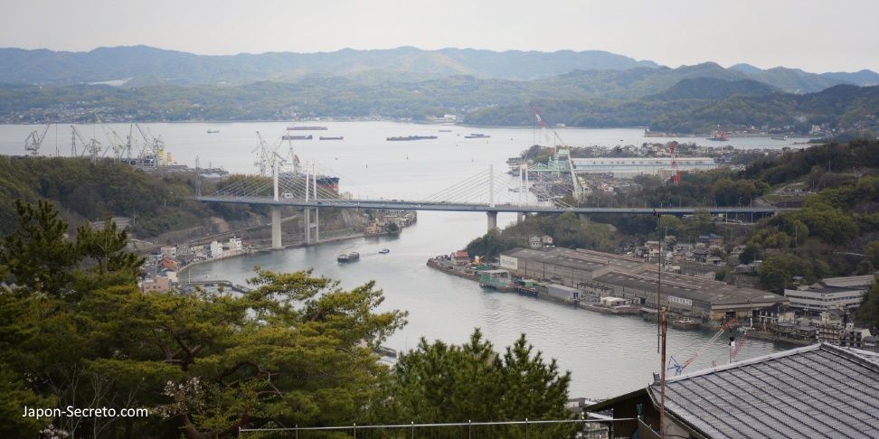 Gran puente de Onomichi. En bicicleta por Japón: ruta Shimanami Kaido a Shikoku por el mar interior de Seto