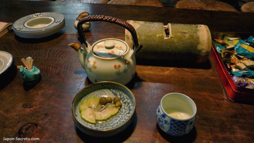 De Magome a Tsumago (ruta Nakasendo). Refrigerio, té y propina. Casa de té