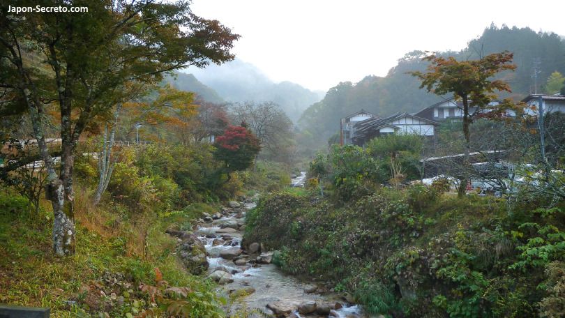 De Magome a Tsumago. Valle del Kiso. Montañas y río