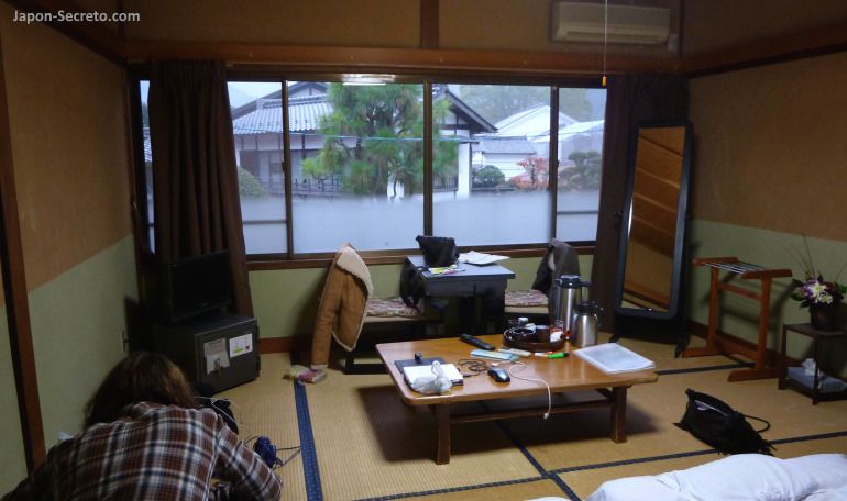 Ruta Nakasendo. De Magome a Tsumago. Ryokan Fujioto. Habitación japonesa. Tatami