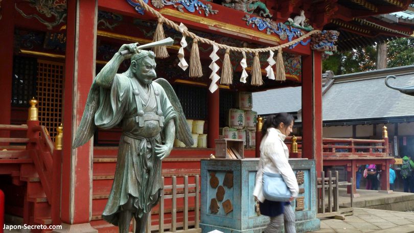 Estatua de Karasu Tengu en el Templo Yakuoin. Monte Takao o Takaosan en Tokio.