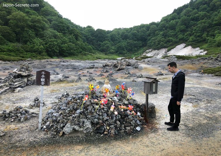 Estatua de Jizo en Osorezan: la tierra de los muertos (Aomori, Tohoku)