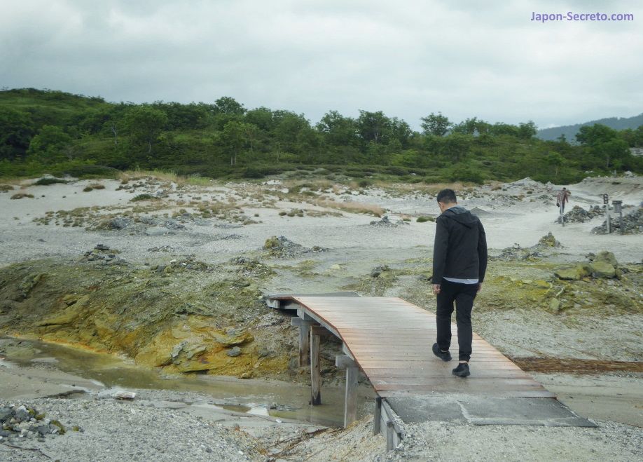 Terreno volcánico en Osorezan: la tierra de los muertos (Aomori, Tohoku)