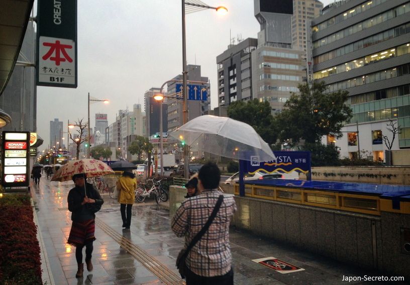 Día de lluvia en Osaka