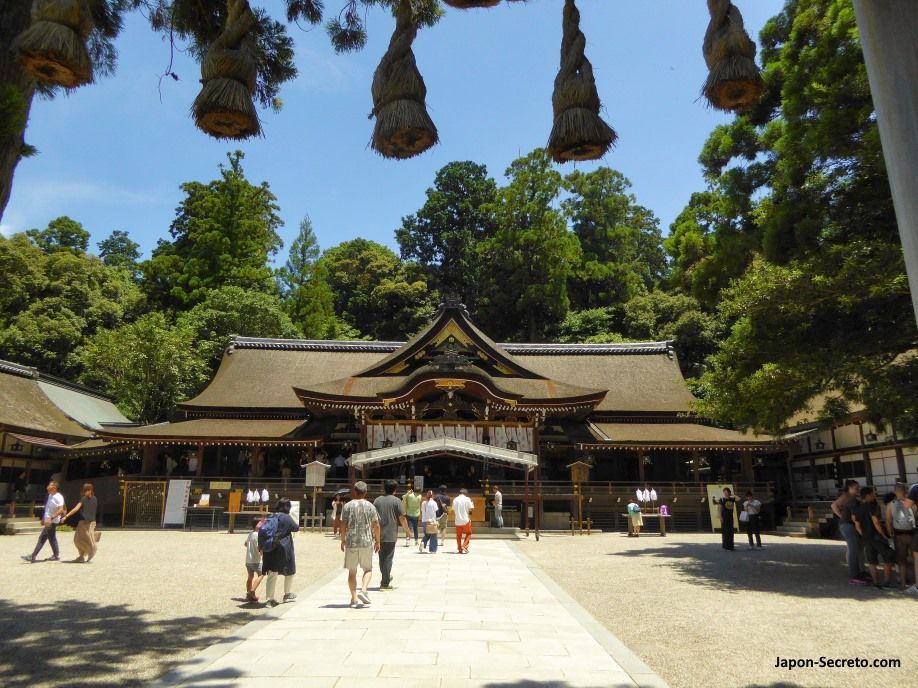 Santuario Omiwa jinja de Sakurai (Nara). Edificio principal o haiden