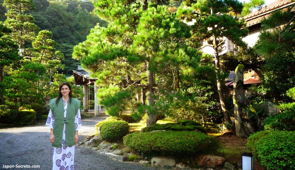 Jardín del ryokan Yutouya. Kinosaki Onsen
