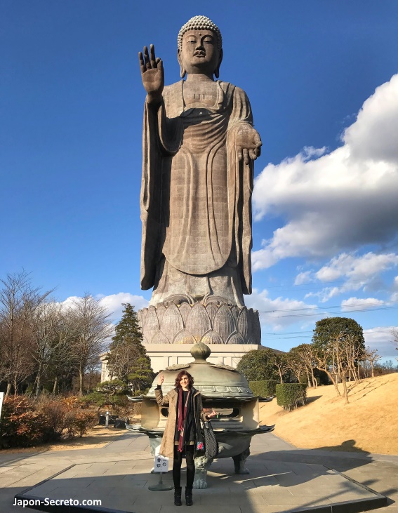 Buda gigante de Ushiku (Ushiku Daibutsu, 牛久大仏)
