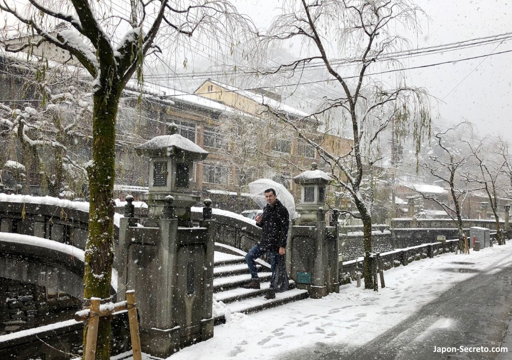 Kinosaki Onsen nevado. El mejor pueblo balneario de Japón