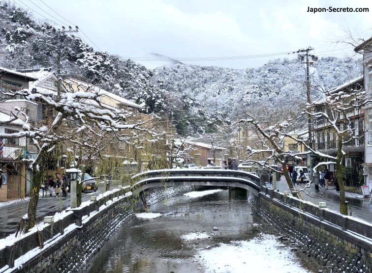 Kinosaki Onsen nevado. El mejor pueblo balneario de Japón