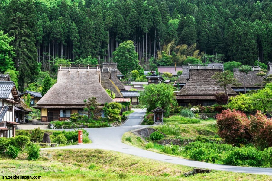 Miyama (Kioto) y sus famosas casas granja tradicionales con tejados depaja