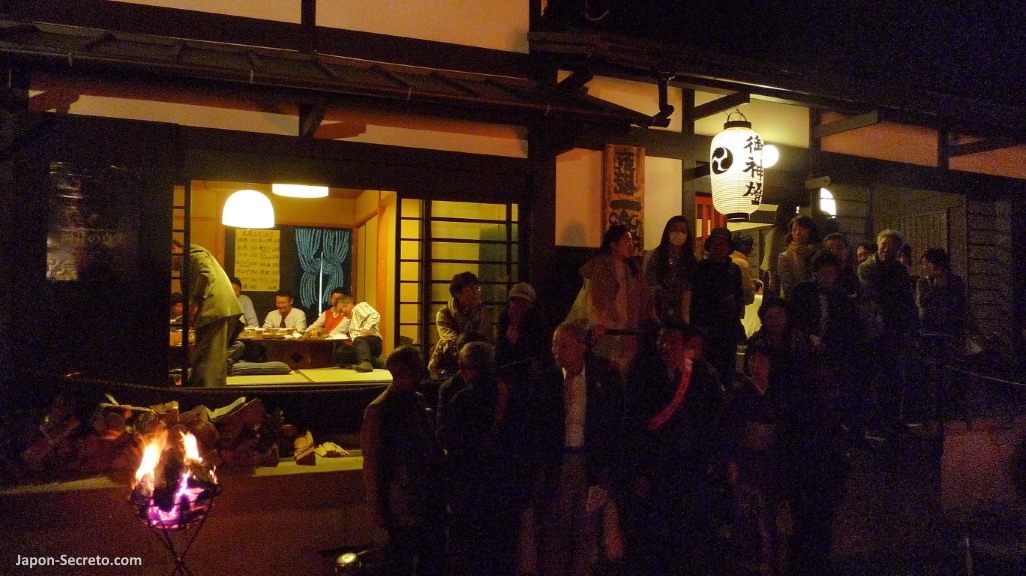 Ambiente nocturno durante el Festival del Fuego de Kurama (Kurama No Hi Matsuri). Kioto. 22 de octubre de 2009