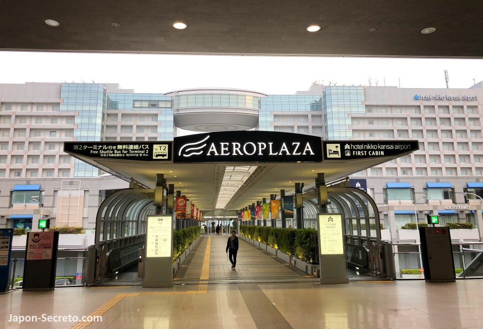 Aeropuerto de Osaka Kansai (KIX): pasarela hacia la terminal 2