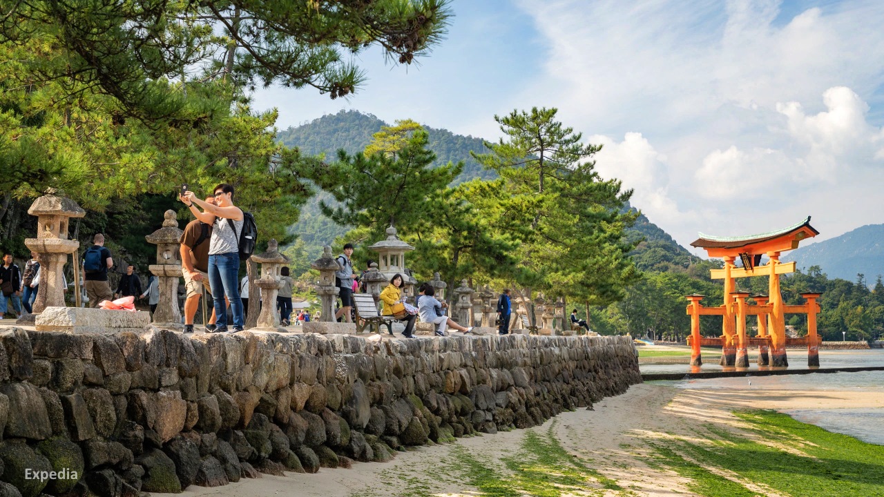 ¿Vale la pena el Japan Rail Pass? Bahía de Miyajima y torii flotante