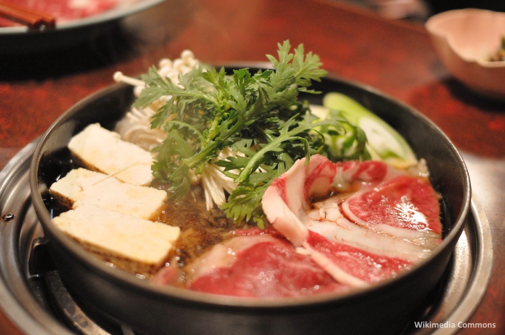 Comida japonesa: sukiyaki (un tipo de nabemono)