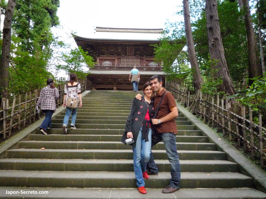 Escalera de entrada al templo Engakuji (Kita-Kamakura)