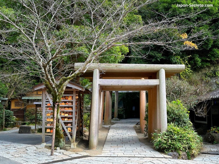 Acceso al santuario (Daibutsu Hiking Course, Kamakura)